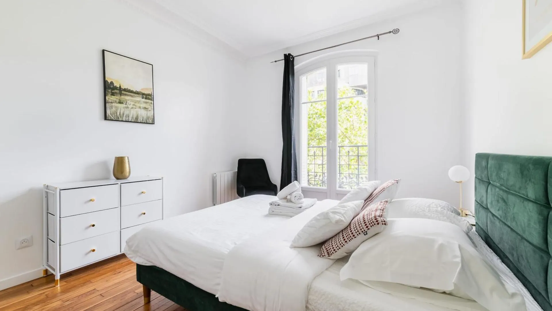 2 Pieces Fonctionnel Metro Jaures - 19 - 4p - Flat-guest *